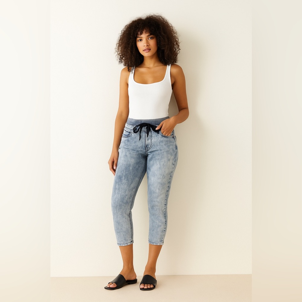 Liverpool Jeans Company Crop Relaxed Jeans. High stretch.
